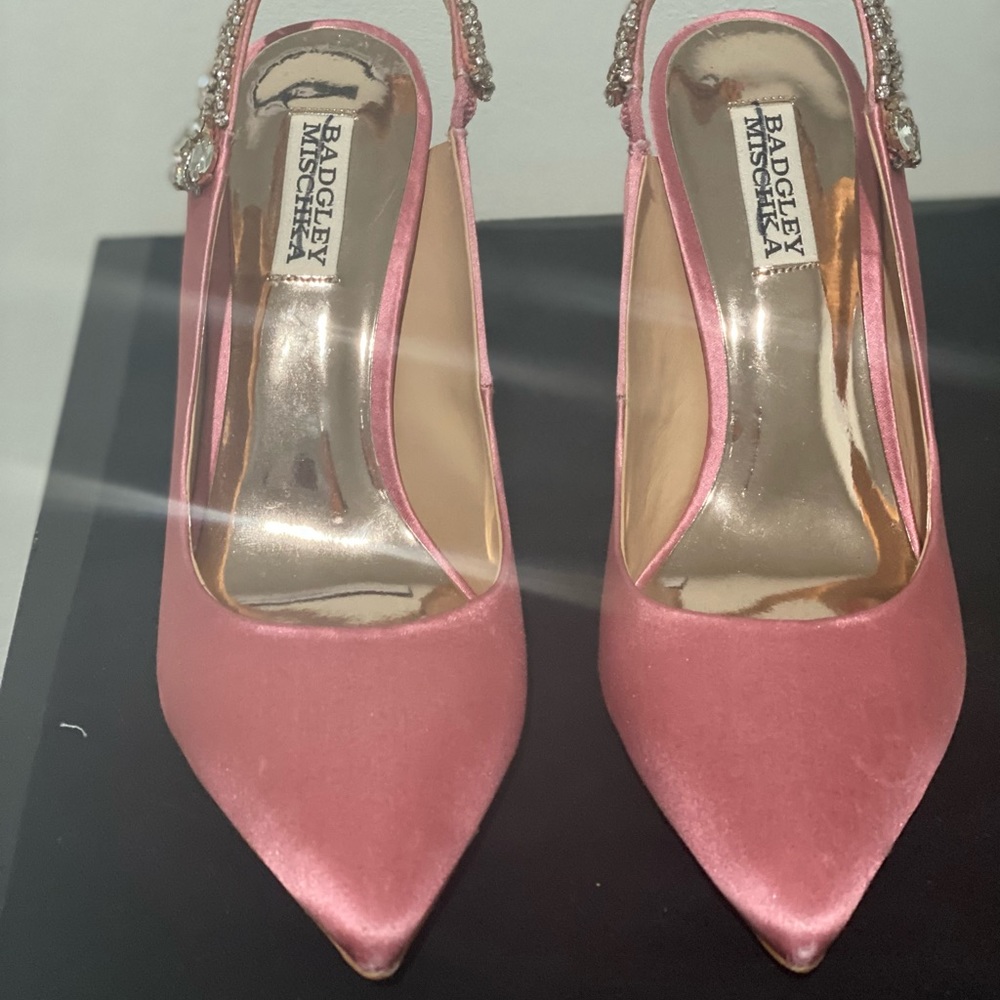 Badgley Mischka Brand NEW Pumps